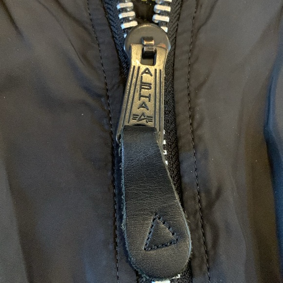 Alpha Industries Bomber with arm tag - Picture 5 of 12